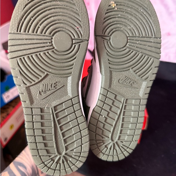 Nike dunks , white and green size 12c - Picture 2 of 3